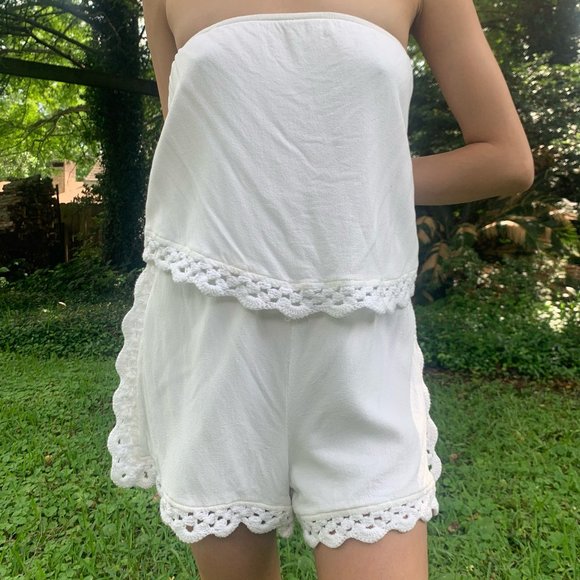 🥑FREE🥑 w/any FP purchase PacSun Strapless Crochet Romper in White - Picture 1 of 3